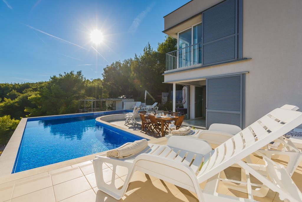 Villa Casabianca Milna  Buitenkant foto