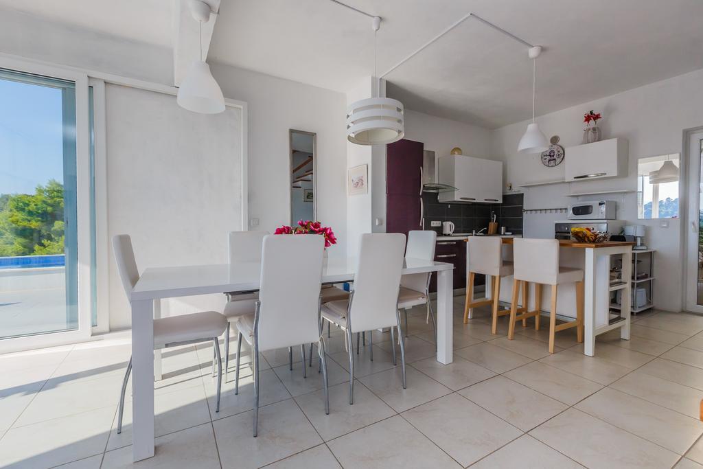 Villa Casabianca Milna  Buitenkant foto