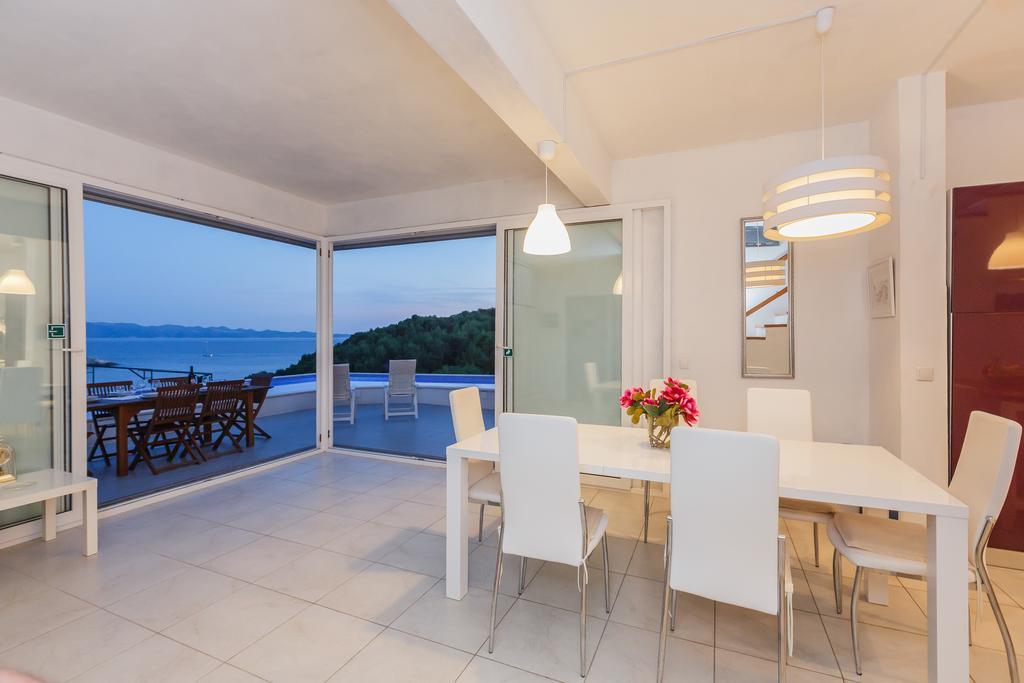 Villa Casabianca Milna  Buitenkant foto