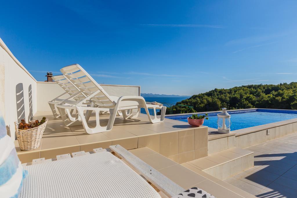 Villa Casabianca Milna  Buitenkant foto